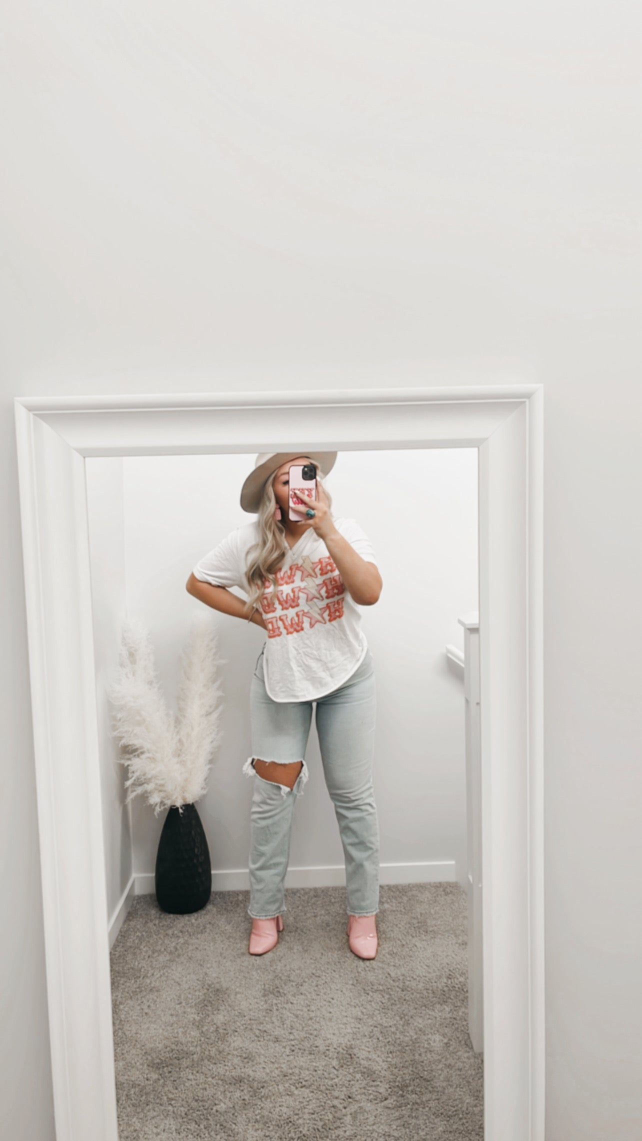 Howdy Graphic Tee